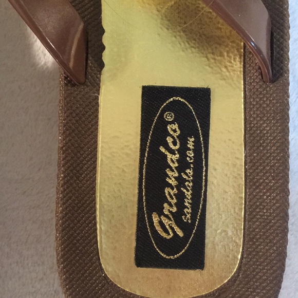 NWOT. Grandco Sandals - Picture 3 of 5